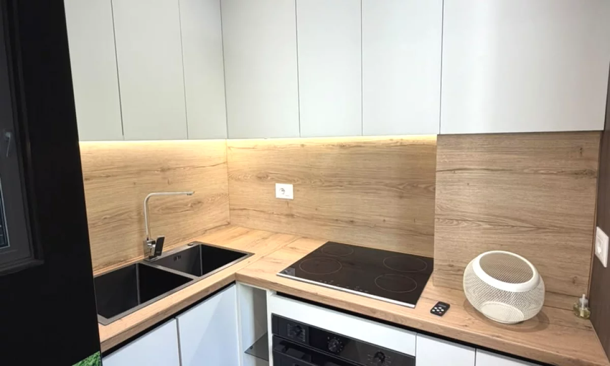 Shtepi ne shitje Apartament ne Tirane, 1+1, Mobilimi E mobiluar, Pagesa 195,000  Euro.