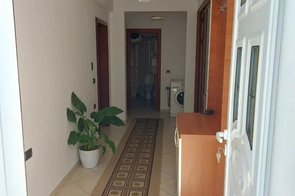 Shtepi me qera Apartament ne Tirane, 2+1, Mobilimi E mobiluar, Pagesa 50,000  Leke.