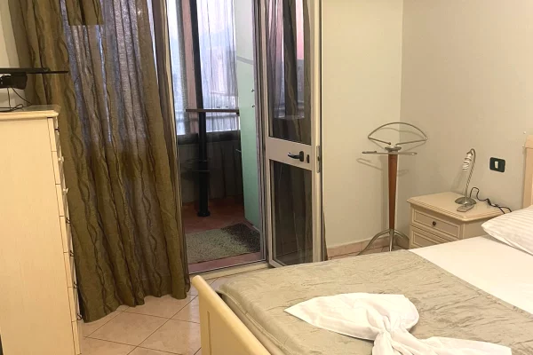 Shtepi me qera 2+1 ne Tirane - 750 Euro