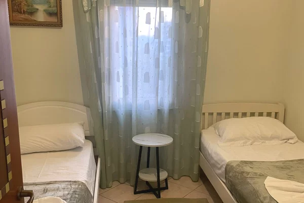 Shtepi me qera Apartament ne Tirane, 2+1, Mobilimi E mobiluar, Pagesa 750  Euro.