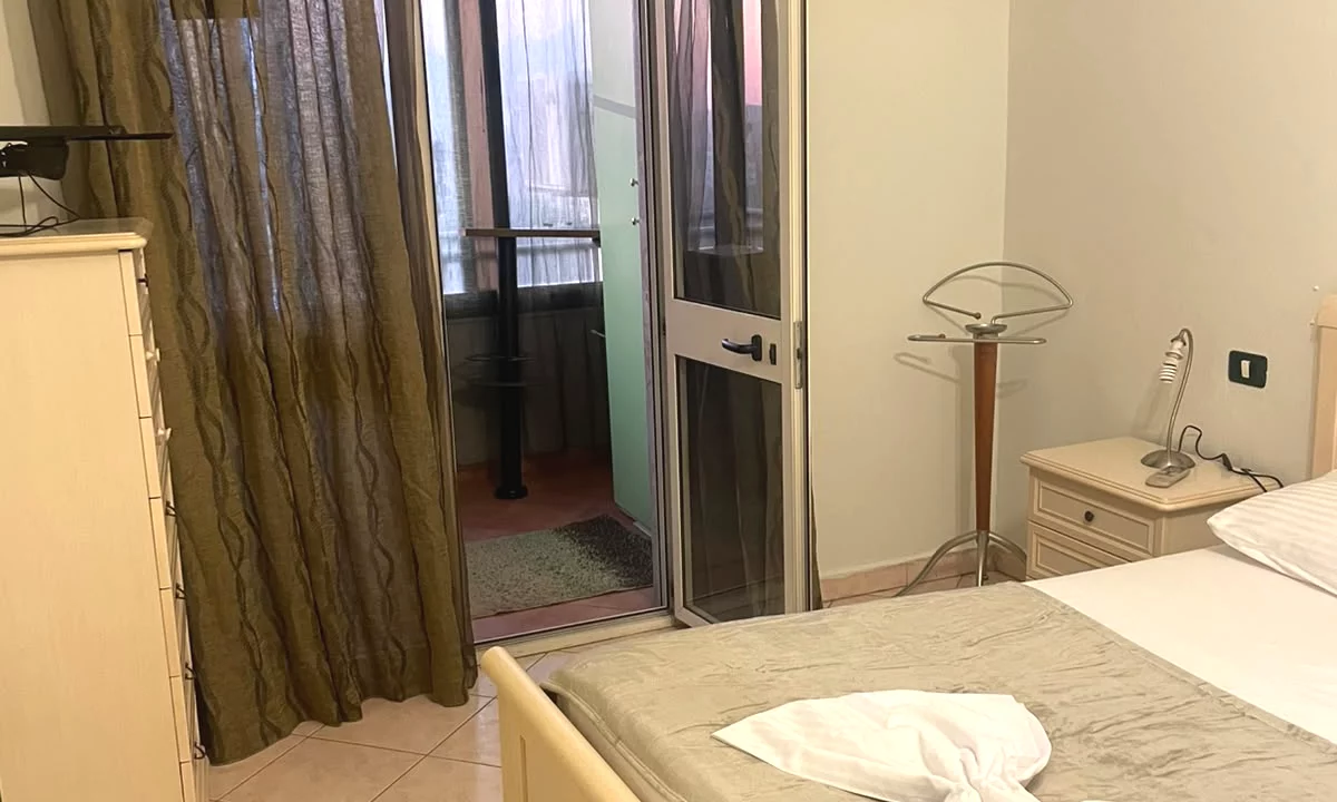 Shtepi me qera Apartament ne Tirane, 2+1, Mobilimi E mobiluar, Pagesa 750  Euro.