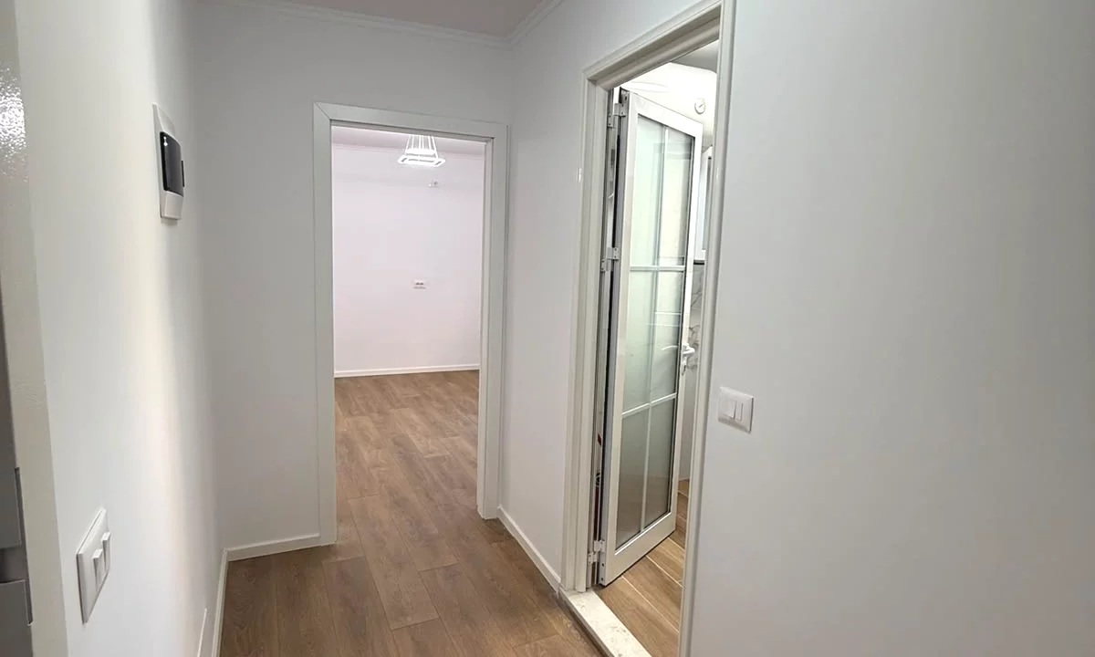 Shtepi ne shitje Apartament ne Tirane, 1+1, Mobilimi E mobiluar, Pagesa 118,000  Euro.