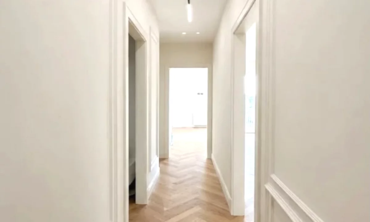 Shtepi ne shitje Apartament ne Tirane, 1+1, Mobilimi Bosh, pa mobiluar, Pagesa 178,000  Euro.
