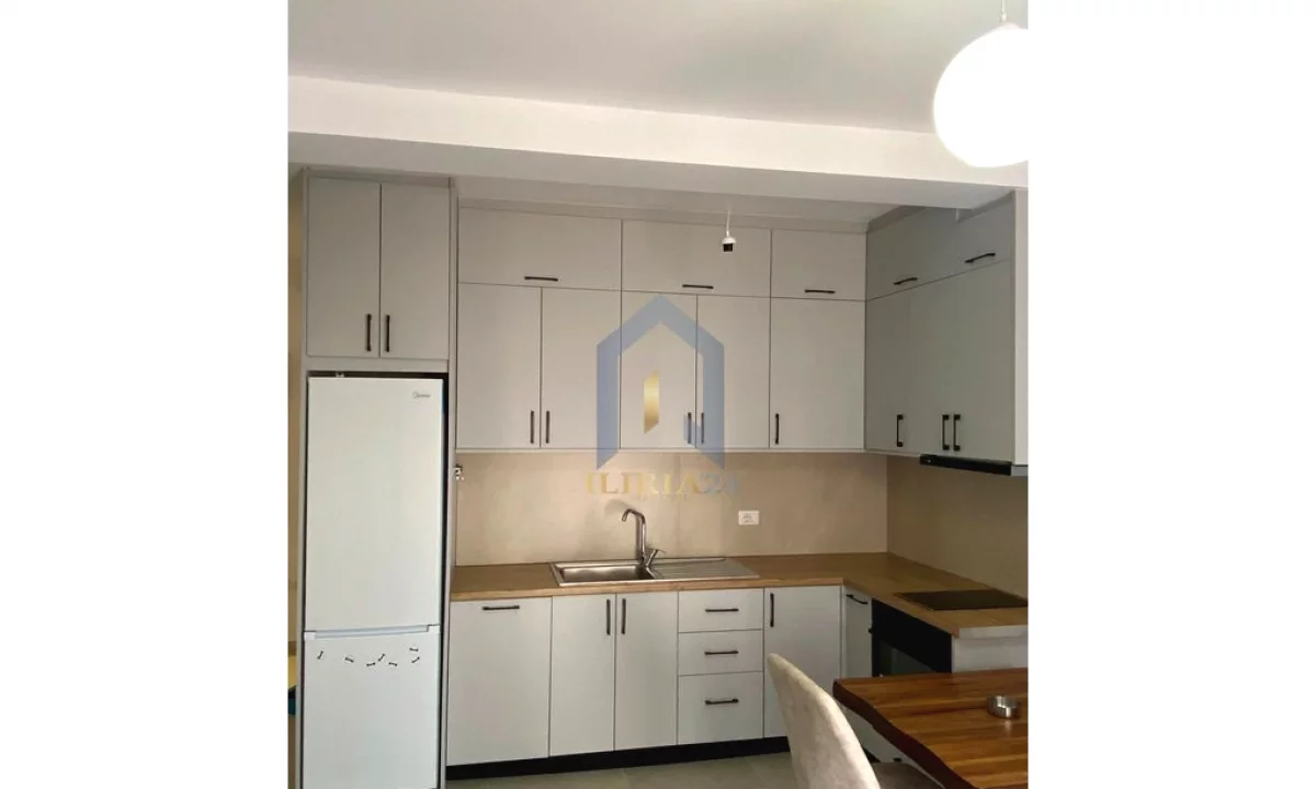 Shtepi me qera Apartament ne Tirane, 1+1, Mobilimi E mobiluar, Pagesa 550  Euro.