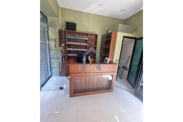 Ambient Biznesi per shitje ne Qender , Rruga "Qemal Stafa"