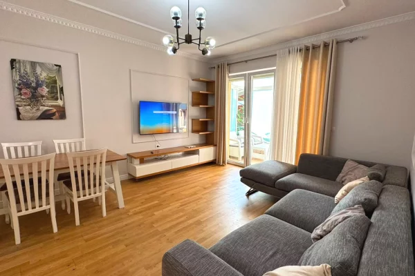 Shtepi ne shitje 3+1 ne Tirane - 340,000 Euro