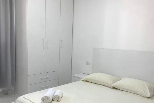Shtepi ne shitje Apartament ne Lezhe, 1+1, Mobilimi E mobiluar, Pagesa 96,000  Euro.
