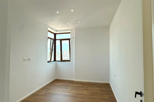 Apartament 2+1 per shitje ne 