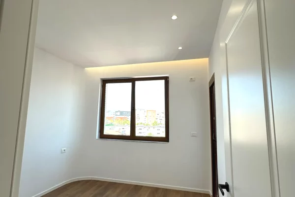 Shtepi ne shitje Apartament ne Tirane, 2+1, Mobilimi Bosh, pa mobiluar, Pagesa 198,000  Euro.