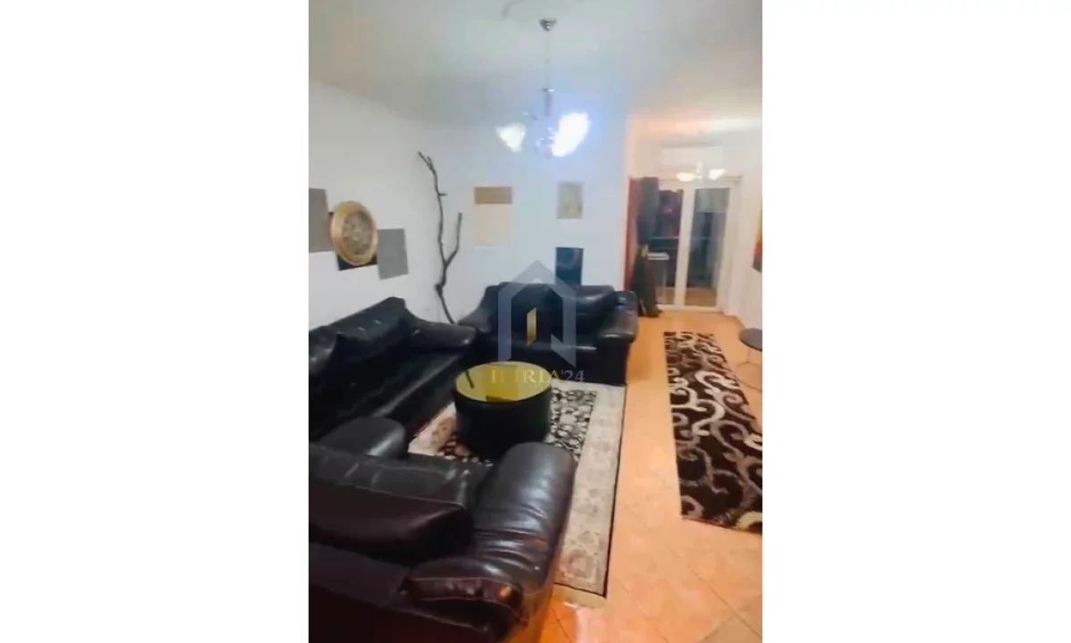 Shtepi me qera Apartament ne Tirane, 2+1, Mobilimi E mobiluar, Pagesa 700  Euro.