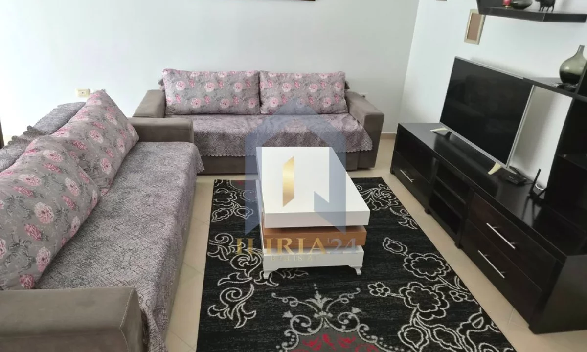 Shtepi me qera Apartament ne Tirane, 2+1, Mobilimi E mobiluar, Pagesa 500  Euro.