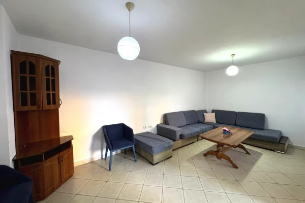 Shtepi me qera Apartament ne Tirane, 2+1, Mobilimi E mobiluar, Pagesa 400  Euro.