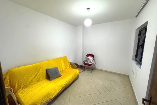 Shtepi me qera Apartament ne Tirane, 2+1, Mobilimi E mobiluar, Pagesa 400  Euro.