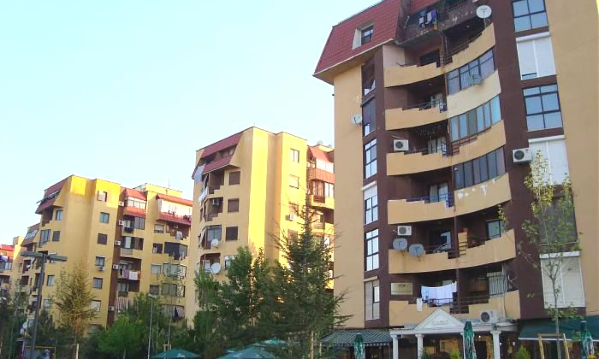 Shtepi me qera Apartament ne Tirane, 2+1, Mobilimi E mobiluar, Pagesa 400  Euro.