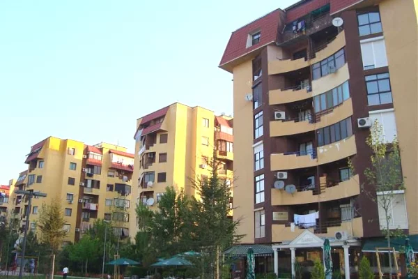 Apartament 2+1 per qira tek "Kthesa e Kamzes"