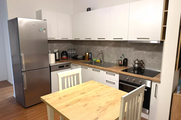 Shtepi me qera Apartament ne Tirane, 2+1, Mobilimi E mobiluar, Pagesa 900  Euro.