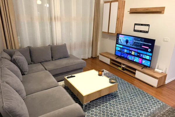 Shtepi me qera Apartament ne Tirane, 2+1, Mobilimi E mobiluar, Pagesa 900  Euro.
