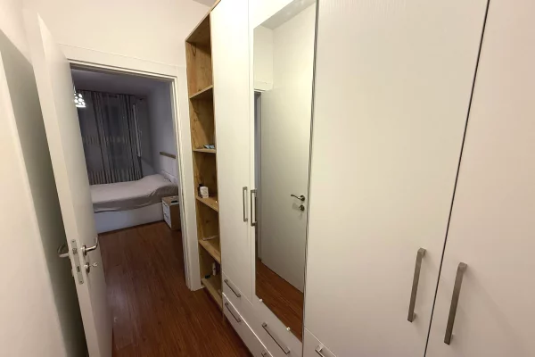 Shtepi me qera Apartament ne Tirane, 2+1, Mobilimi E mobiluar, Pagesa 900  Euro.