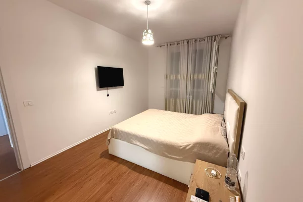 Shtepi me qera Apartament ne Tirane, 2+1, Mobilimi E mobiluar, Pagesa 900  Euro.