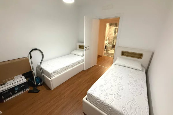 Shtepi me qera Apartament ne Tirane, 2+1, Mobilimi E mobiluar, Pagesa 900  Euro.