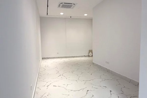 DYQAN PER SHITJE TEK DONIKA CENTER MINE PEZA 