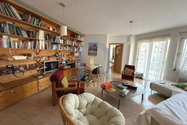 Apartament 2+1+2 në shitje ne “Yzberisht”