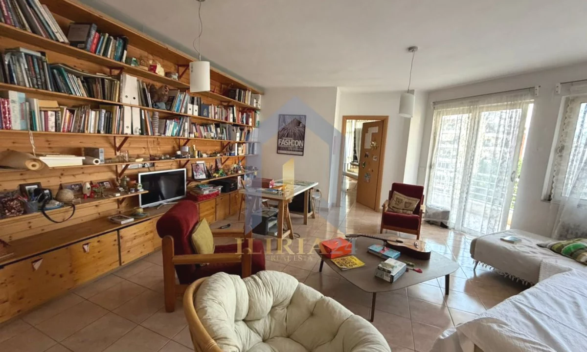 Shtepi ne shitje Apartament ne Tirane, 1+1, Mobilimi E mobiluar, Pagesa 226,500  Euro.