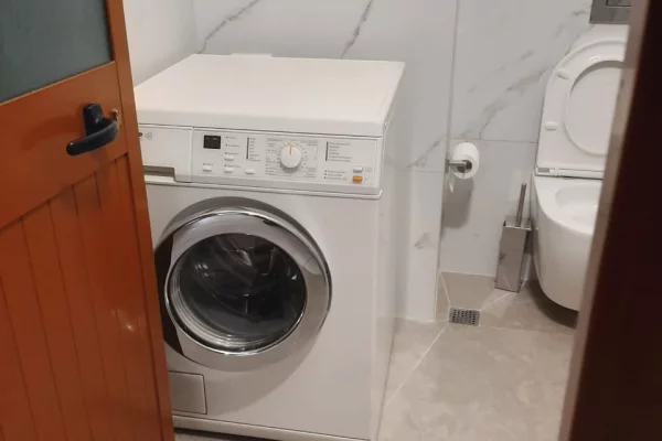 Shtepi me qera Apartament ne Tirane, 2+1, Mobilimi E mobiluar, Pagesa 550  Euro.