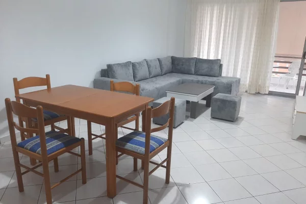 Shtepi me qera Apartament ne Tirane, 2+1, Mobilimi E mobiluar, Pagesa 550  Euro.