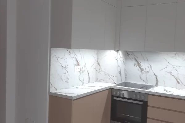 Shtepi me qera Apartament ne Tirane, 2+1, Mobilimi E mobiluar, Pagesa 550  Euro.