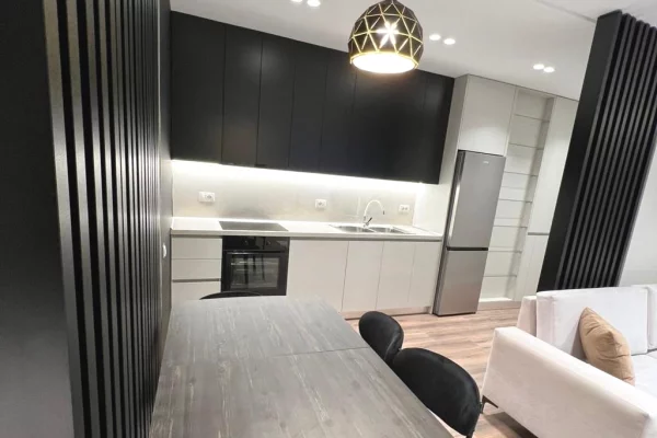 Shtepi me qera Apartament ne Tirane, 2+1, Mobilimi E mobiluar, Pagesa 700  Euro.