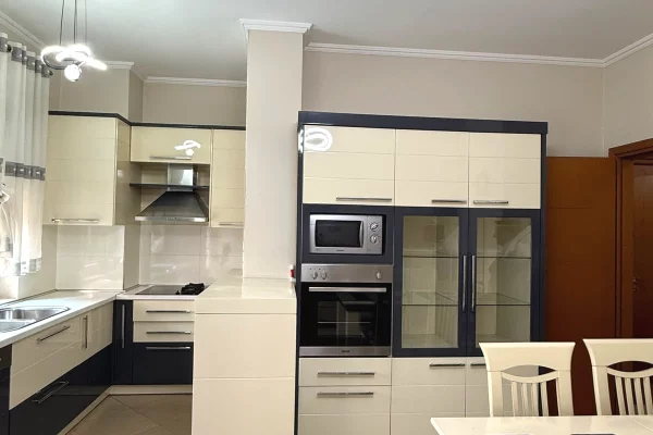 Shtepi me qera Apartament ne Tirane, 1+1, Mobilimi E mobiluar, Pagesa 700  Euro.