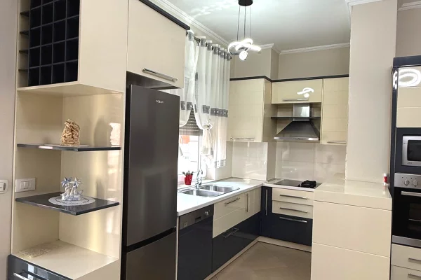 Shtepi me qera 1+1 ne Tirane - 700 Euro