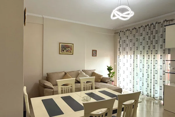 Shtepi me qera Apartament ne Tirane, 1+1, Mobilimi E mobiluar, Pagesa 700  Euro.