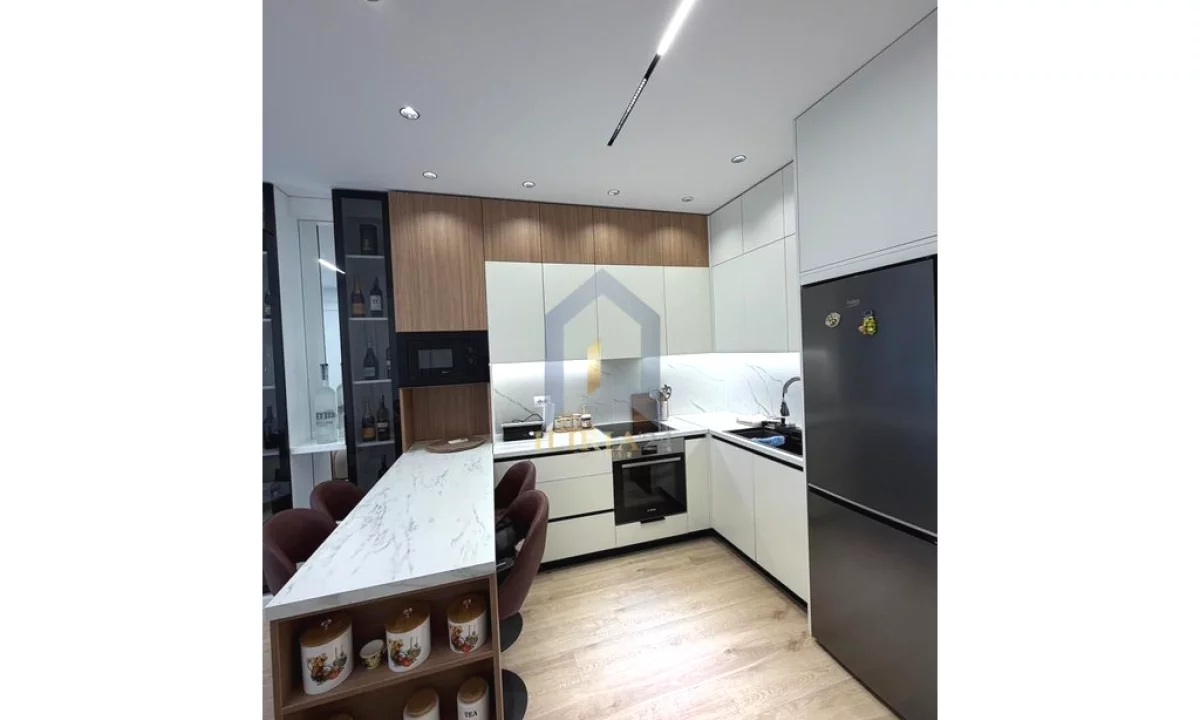 Shtepi ne shitje Apartament ne Tirane, 1+1, Mobilimi E mobiluar, Pagesa 135,000  Euro.