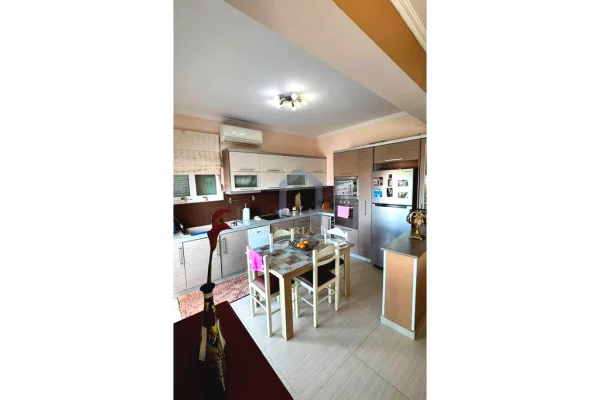 Shtepi ne shitje Apartament ne Sarande, 1+1, Mobilimi E mobiluar, Pagesa 175,000  Euro.