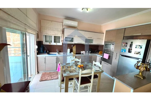 Shtepi ne shitje Apartament ne Sarande, 1+1, Mobilimi E mobiluar, Pagesa 175,000  Euro.