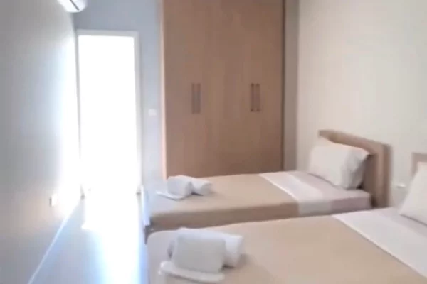 Shtepi ne shitje Apartament ne Tirane, 2+1, Mobilimi E mobiluar, Pagesa 290,000  Euro.