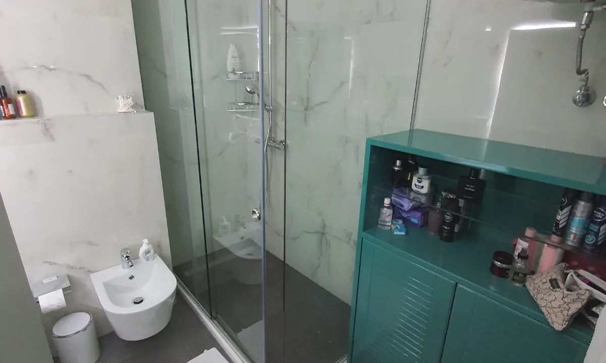 Casa in vendita Appartamento a Tirana, 2+1, Ambiente Arredato, Pagamento 49,500  Euro.