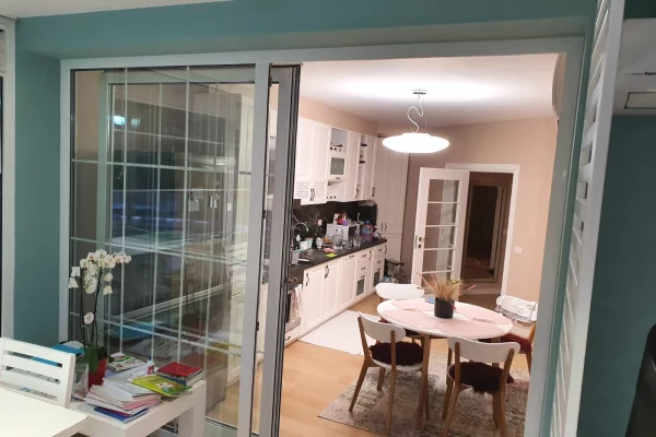 Casa in vendita Appartamento a Tirana, 2+1, Ambiente Arredato, Pagamento 49,500  Euro.
