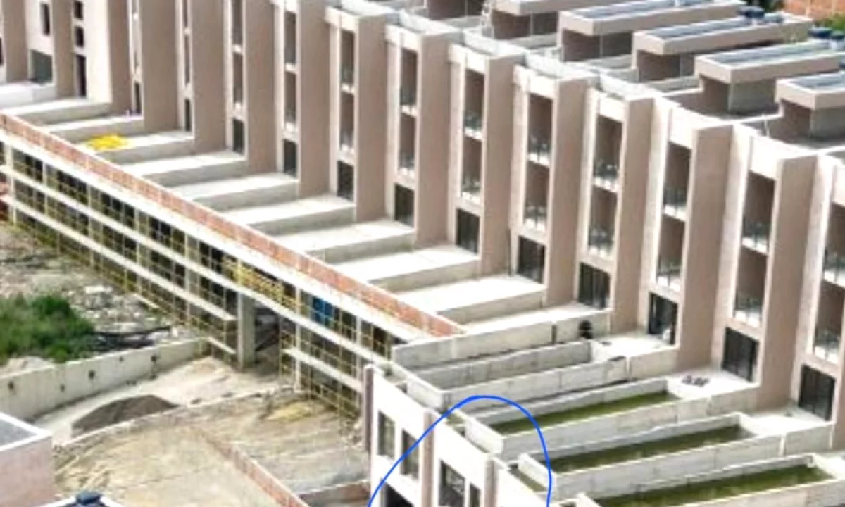 Shtepi ne shitje Duplex(shtepi me 2 kate) ne Tirane, 2+1, Mobilimi E mobiluar, Pagesa 190,000  Euro.