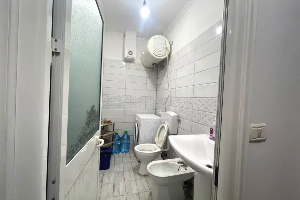 Shtepi me qera Apartament ne Tirane, 1+1, Mobilimi E mobiluar, Pagesa 300  Euro.