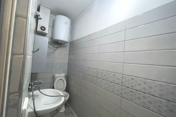 Shtepi me qera Apartament ne Tirane, 1+1, Mobilimi E mobiluar, Pagesa 250  Euro.