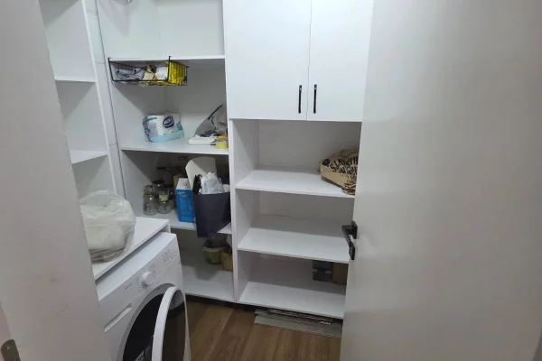 Shtepi me qera Apartament ne Tirane, 1+1, Mobilimi E mobiluar, Pagesa 650  Euro.