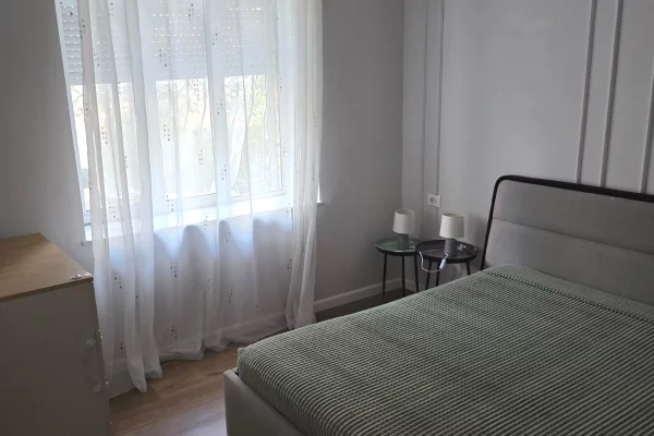 Shtepi me qera Apartament ne Tirane, 1+1, Mobilimi E mobiluar, Pagesa 650  Euro.
