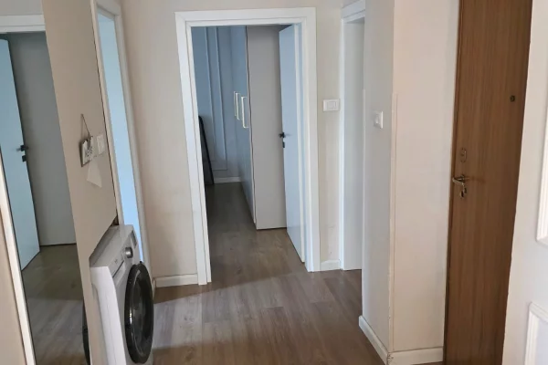 Shtepi me qera 1+1 ne Tirane - 650 Euro