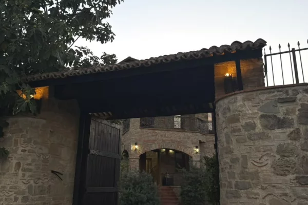 Shtepi ne shitje Vila Luksoze ne Tirane, 5+1, Mobilimi E mobiluar, Pagesa 1,000,000  Euro.