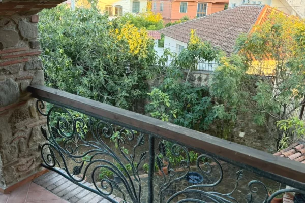 Shtepi ne shitje Vila Luksoze ne Tirane, 5+1, Mobilimi E mobiluar, Pagesa 1,000,000  Euro.