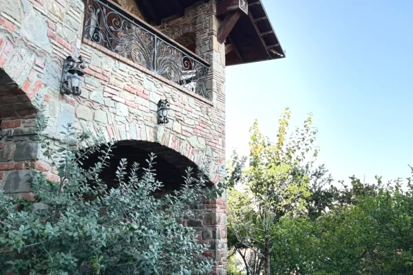 Shtepi ne shitje Vila Luksoze ne Tirane, 5+1, Mobilimi E mobiluar, Pagesa 1,000,000  Euro.