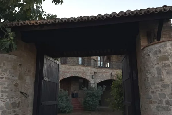 Shtepi ne shitje Vila Luksoze ne Tirane, 5+1, Mobilimi E mobiluar, Pagesa 1,000,000  Euro.